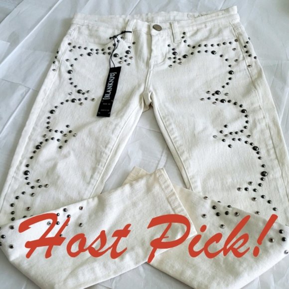 Blank NYC Denim - Blank NYC The Intro Jewel/Stud Capri Jeans NEW 🎉HP🎉